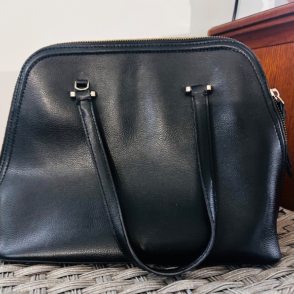 Kate spade bag some wear on one strap other than that bag is in great shape - Picture 2 of 2